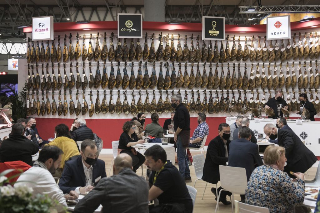 Un menú de estrategias ante la subida de costes: de subir el precio a reducir el aceite en las latas de atún